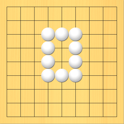 真ん中が2つ空いている10個の白石を黒石で囲って取る図。盤面図、白4の3、白4の4、白4の5、白4の6、白5の3、白5の6、白6の3、白6の4、白6の5、白6の6。進行手順、1手目・黒4の2、2手目・黒5の2、3手目・黒6の2、4手目・黒7の3、5手目・黒7の4、6手目・黒7の5、7手目・黒7の6、8手目・黒6の7、9手目・黒5の7、10手目・黒4の7、11手目・黒3の6、12手目・黒3の5、13手目・黒3の4、14手目・黒3の3、15手目・黒5の4、16手目・黒5の5。白石を盤上からすべて取り上げる